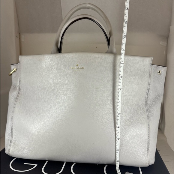 Kate Spade White Leather Tote with Elegant Gold Accents - Picture 6 of 10